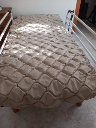 Somier Articulado Eléctrico y colchon antiescaras