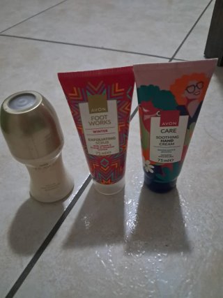 Avon Foot Works & Care Crema Mani Piedi