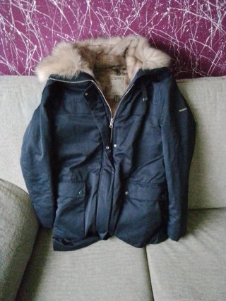 Cazadora de invierno Esprit negra