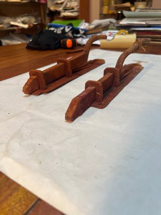 2 Cerrojos antiguos de hierro
