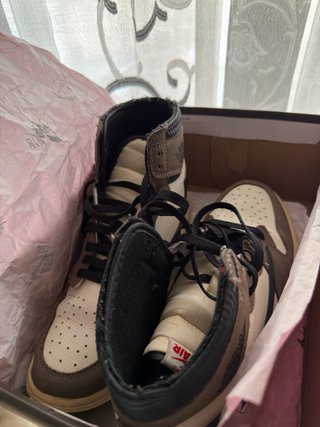 Nike Air Force 1 Travis Scott Marrón Rojo