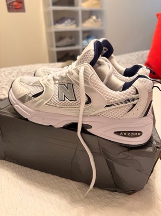 New Balance 530 Plata y Blanco