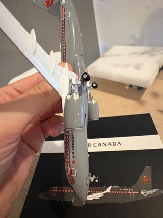 Maqueta Airbus A220-300 Trans-Canada