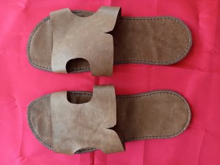 Chanclas de cuero hechas a mano