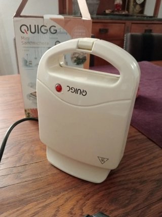 Sandwichera Mini QUIGG 650W