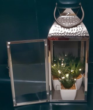 Farol decorativo plateado con luces