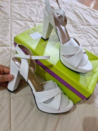 Zapatos Zara Negros y los demás son de shein nuevo