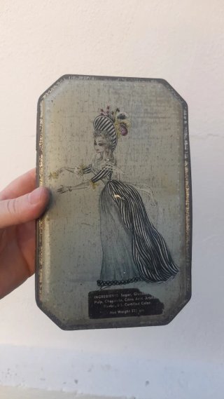 Scatola di latta vintage