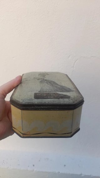 Scatola di latta vintage