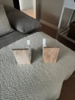 Sujetalibros de madera con conejitos