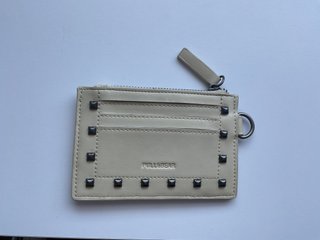 Tarjetero Pull&Bear tachuelas beige