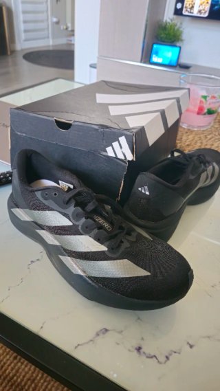 Zapatillas deportivas Negras y Plateadas