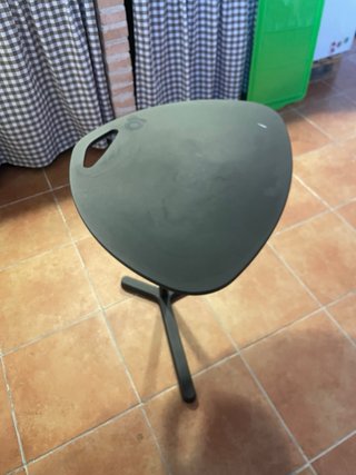 Mesa auxiliar negra