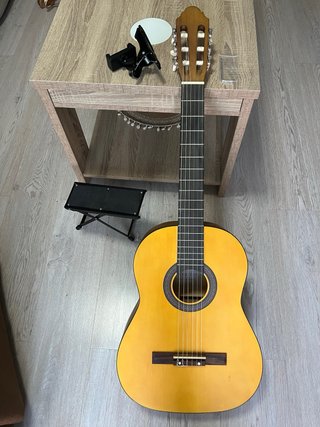 Guitarra clásica Navarrez casi nueva
