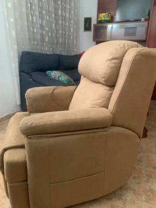 Sillón reclinable eléctrico beige
