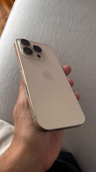 iPhone 16 Pro 256GB Dorado - Desierto