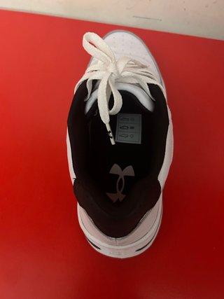 Zapatillas Under Armour Blancas y Negras