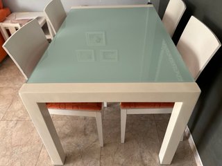 Mesa de comedor cristal estensible y sillas 4