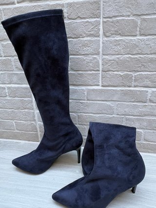 Botas altas azul marino punta fina tacón stiletto