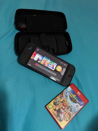 Nintendo Switch + Mario Kart 8 Deluxe