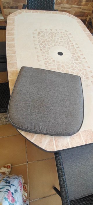 Mesa mosaico y 6 sillas ratán exterior