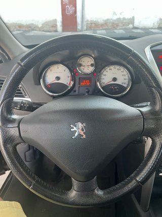 Peugeot 207 2006