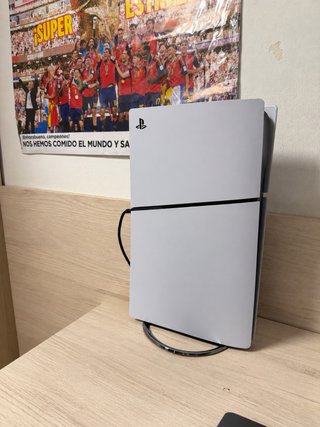 Consola PS5 Slim digital 1TB con base