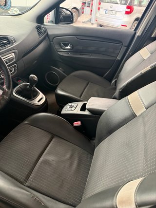 Renault Scenic 2011