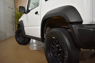 Suzuki Jimny 1.5 JX 5MT