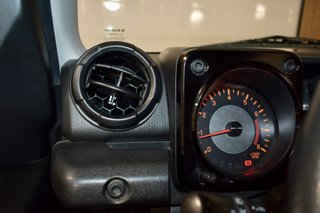 Suzuki Jimny 1.5 JX 5MT