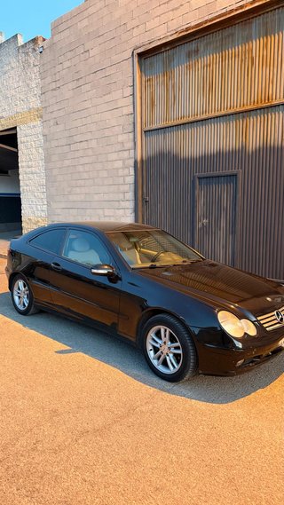 Mercedes-Benz C 220 CDI – 143 CV Año 2001 - 4.200€