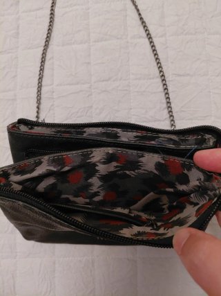 Bolso bandolera MSK negro con cadena
