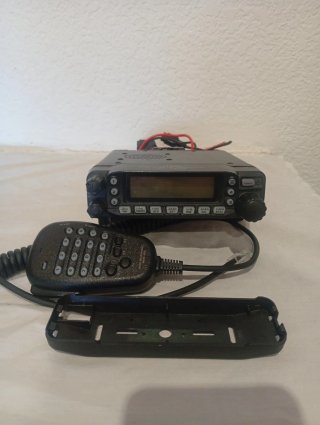 Emisora radioaficionado Yaesu FT-7800