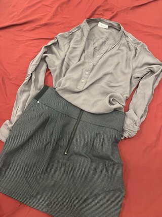 Conjunto Blusa Gris y Faldas Negro/Estampado