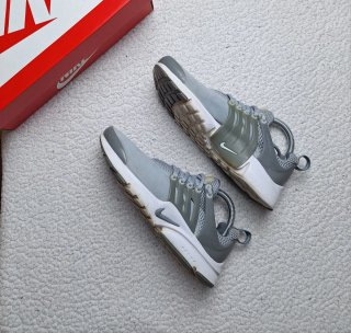 Zapatillas Nike Air Presto Grises Talla 38,5