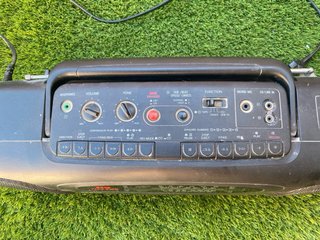 Radio Cassette Sanyo Negro
