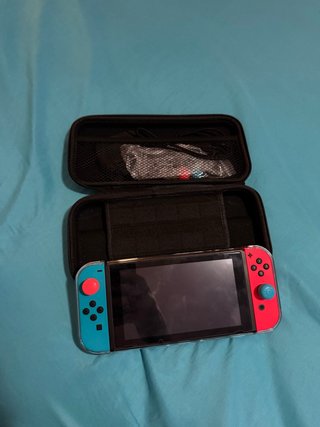 Nintendo Switch Azul y Rojo + juegos