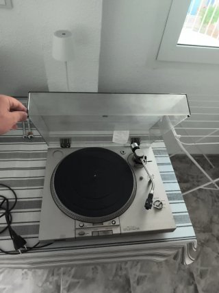 Tocadiscos Sony PS-T20.