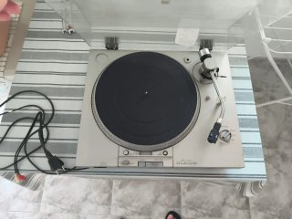 Tocadiscos Sony PS-T20.
