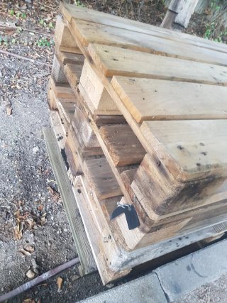 Vendo 3 Palets de madera para proyectos y otros  L