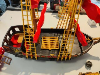 Barco Pirata Playmobil 4424 con Figuras