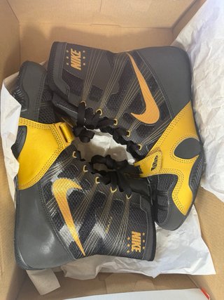 Nike Hyperko 1 Talla 39 y 38,5 Negras y Doradas