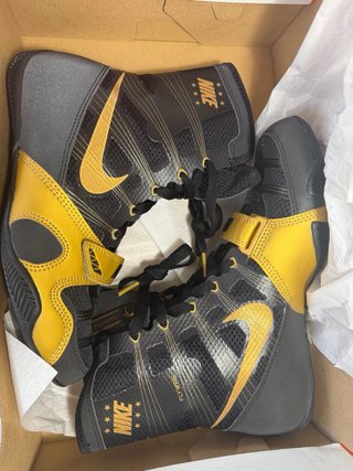 Nike Hyperko 1 Talla 39 y 38,5 Negras y Doradas