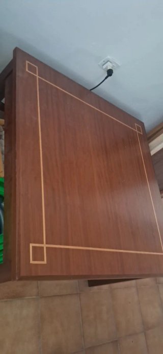 Mesa cuadrada de madera 1m