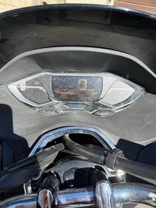 Honda PCX 125cc 2021 - 13.200 km. Falta reparacion