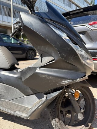 Honda PCX 125cc 2021 - 13.200 km. Falta reparacion