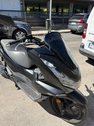Honda PCX 125cc 2021 - 13.200 km. Falta reparacion