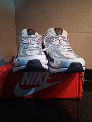 Zapatillas Nike P6000 Plata y Rojo