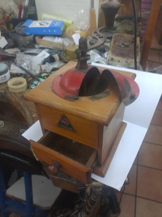 Molino de café antiguo Coulaux