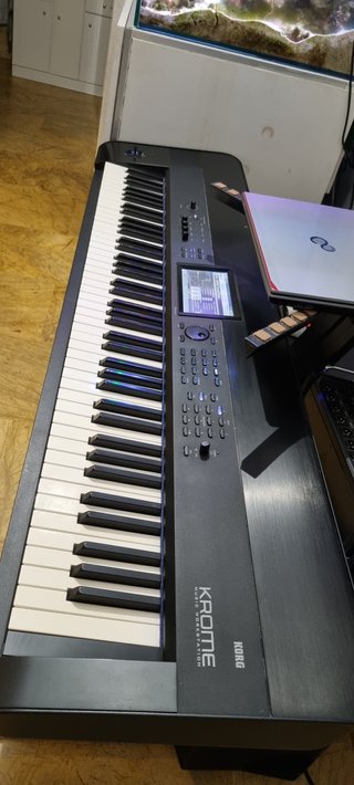 Korg Krome 88 Teclado Sintetizador Workstation